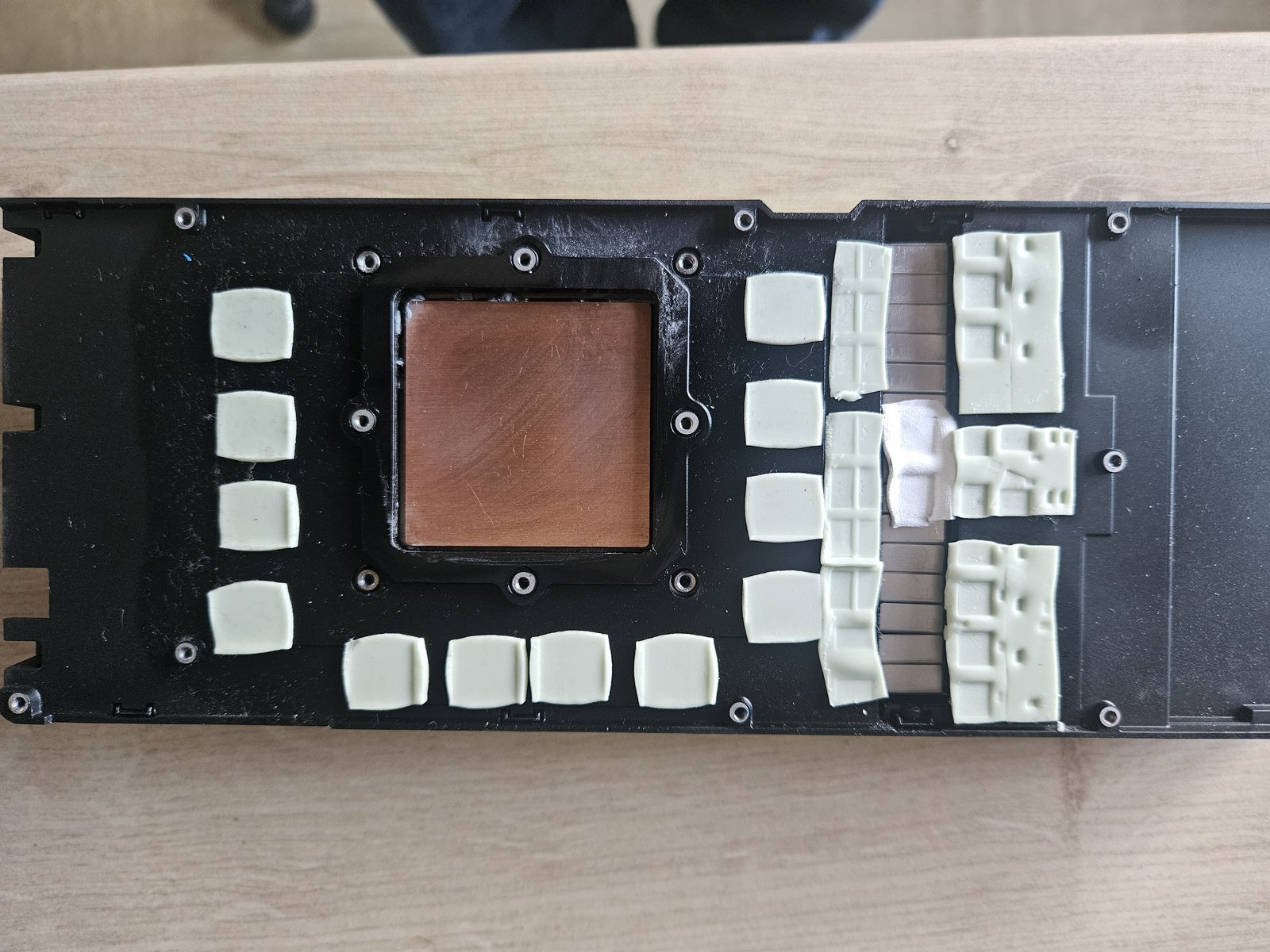 Old factory pad layout on the cold plate