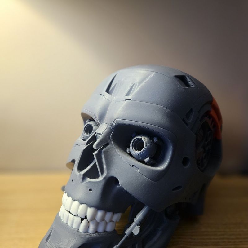 200 mm T-800 endoskull bust, typical of the Large tier